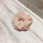 シフォン生地で作ったシュシュ（ピーチ）
