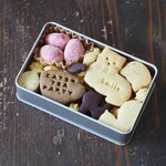 「ねこたちのお茶会♪クッキー缶」（S）