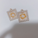 花のピアス