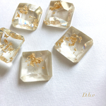【4個】ぶあつい樹脂カボション/スクエア/金箔入り/クリア