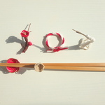 水引の箸置き（梅、鶴、しめ縄）　正月、誕生日、お食い初め、還暦祝いなどおめでたい食事にご使用いただけます。