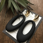 gold square×oval mat black