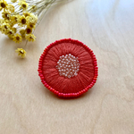 刺繍ブローチ/まるい花・ピンク