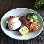 KUMAいくらおにぎり弁当チャーム🍙