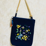 ボタニカル刺繍のサコッシュ