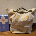 コンビニ　エコバッグ　パイナップル柄