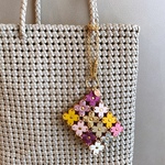 【オンラインAC特別限定価格￥5,940→￥3,960】No.428フラワーレザーパスケース（パープルイエローカラー）