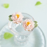 蓮の花のイヤリング ＊つまみ細工＊ 