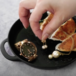 【食品サンプルキット】鉄鍋餃子のアクセサリートレイ