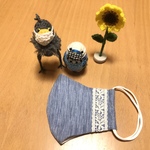 ちょっぴり訳あり♡高島ちぢみマスク（薄水色・ケミカルレースフラワー付き）