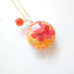 オレンジの花とキンモクセイ カーネリアンネックレス