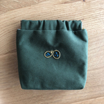 ちょうちょの刺繍ポーチ  (カーキ)