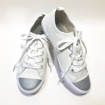 SALE♪楽ちん柔らかインソールのバイカラーサイドジップスニーカー (ホワイト x シルバー)22.5cm〜24.5cm