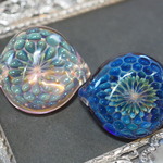 ★papaiya-k様おまとめ2品★神秘的なナイトブルーと特別色★硝子の髪飾り★ポンポネグラス★ヘアゴム 