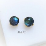 ラブラドライト×オニキス×クリスタルの一粒ピアス