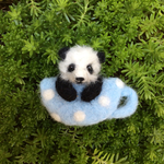 ちびっこパンダの羊毛フェルトのブローチ🐼