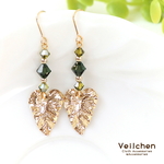 秋色木の葉のシンプルピアス（イヤリング）