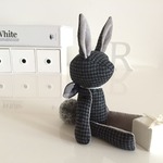 monotone rabbit　(no.19)