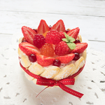 いちごのシャルロットケーキの小箱