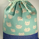 【ラストワン】可愛いブルー猫ちゃんタップリサイズ巾着袋　入学　入園