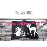 【crescentxxxさんオーダー】文庫本サイズのニットで編んだブックカバー(バンビちゃんとウサギちゃん)
