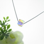 スワロフスキー　キューブネックレス　クリスタルオーロラ　サージカルステンレスネックレス