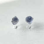 【菫青石】アイオライト原石ノンホールピアス／Tanzania