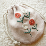 刺繍巾着　オレンジの花