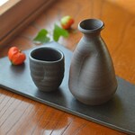 【minne福袋】三角徳利＋ぐい吞みの２点セット／黒・焼き〆陶器（レンジ、オーブン、食洗器対応）