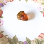 どんぐりのブローチ