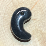糸魚川黒翡翠の勾玉