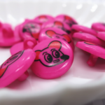【20個】ピンクのねずみボタン 17mm