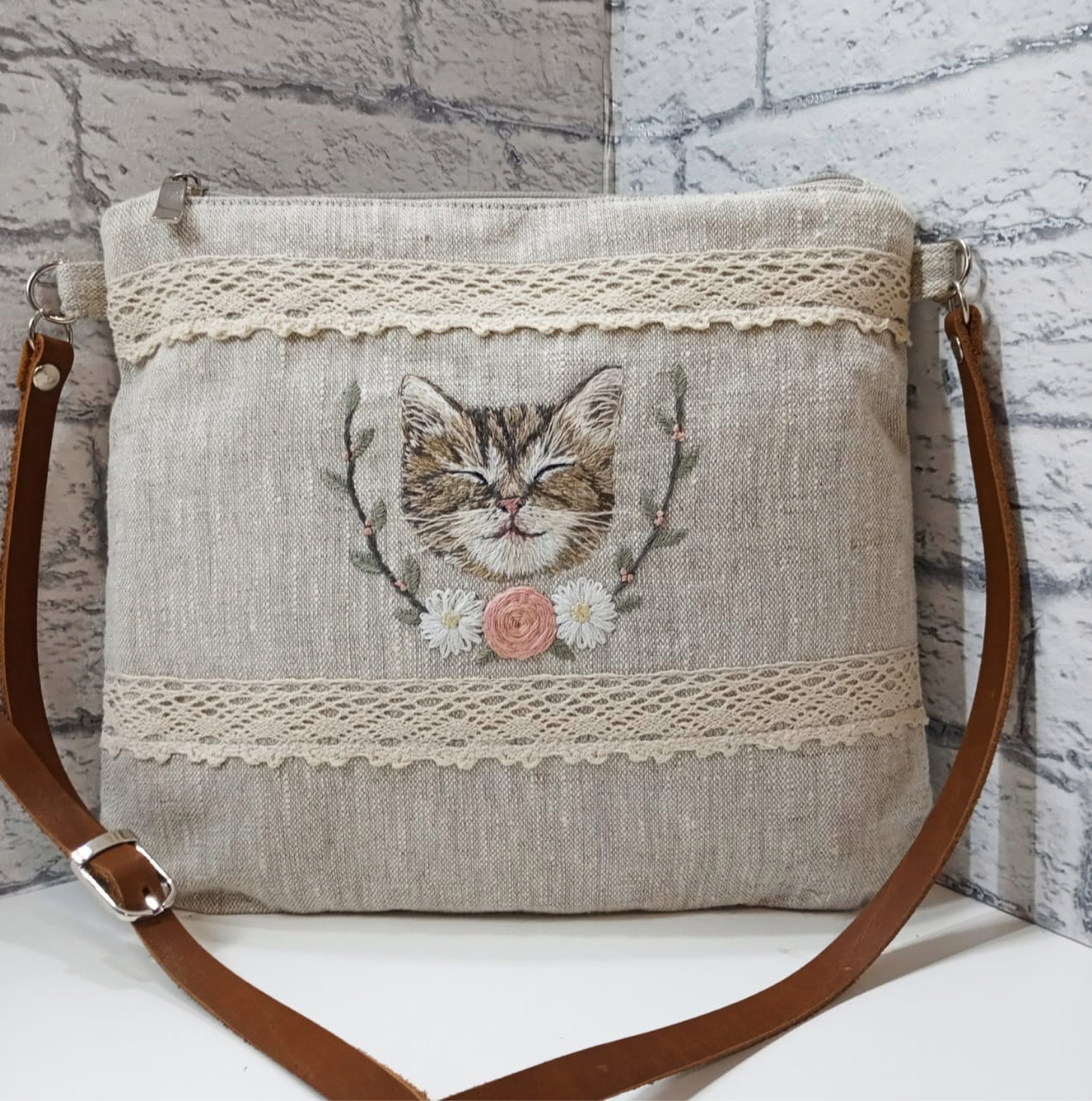 ワンショルダーバック　リネン✖️刺繍 ネイビータイプの花刺繍ワンショルダーバッグ トートバッグ 桃屋