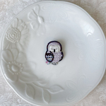 幸せを呼ぶフクロウの刺繍ブローチ