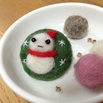 ゆきだるまんフェルトブローチ