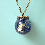 三日月スノードームネックレス　＜青い夜＞