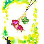 オルゴナイト　金魚　赤　（四つ葉のクローバー）ストラップ