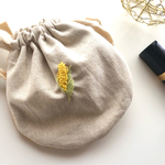まんまる巾着ポーチ　可愛いポーチ　巾着　化粧ポーチ　刺繍　コーン🌽