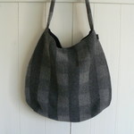 大きめショルダーバック　　　（ウール）