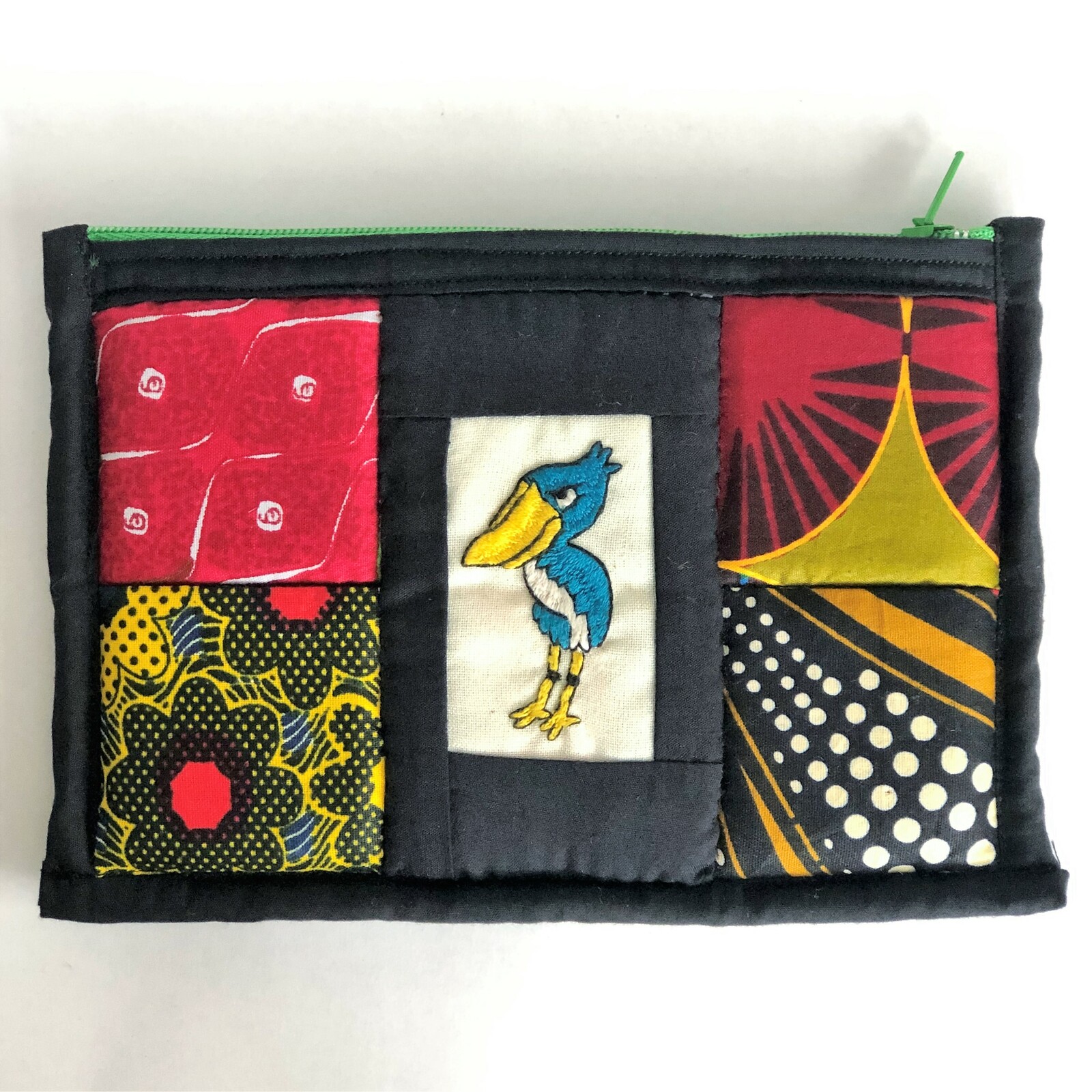 手刺繍ハシビロコウのアフリカ布パッチワークポーチ（グリーン 