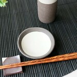 10.2㎝小皿（粉引き/黒土) 