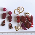 //ビーズ アソート// レッド系 ハンドメイドパーツ ビーズ アクリル 素材 ピアス イヤリング おおぶり  a-52