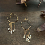 小粒パールのしゃらしゃらピアス