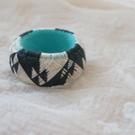 ありがとうの輪☆390円セール「ＧＯ空へ～色即是空」伝統工芸　加賀指ぬき　モノクロ　着物に　和装に　お守りに