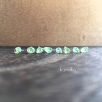 樹脂 ペリドットの一粒ピアス