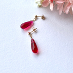 シンプル チェコドロップの姫様ピアス/イヤリング  フューシャ