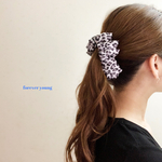 ［送料無料］バナナクリップ・ヒョウ柄サテン・グレー