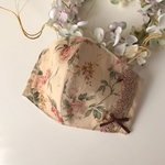 💓 Rose garden ベージュと国産ダブルガーゼで作った3シーズン用立体マスク   カフェオレのレースにピスタチオリボン通し&ミルクチョコリボン   ポケットなし