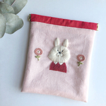 シンプルなウサギさんの刺繍バネポーチ(中)