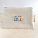 [yakusimasumiさま用ページ]かいじゅうさんと猫ちゃん刺繍のペタンコポーチ[なかよし]